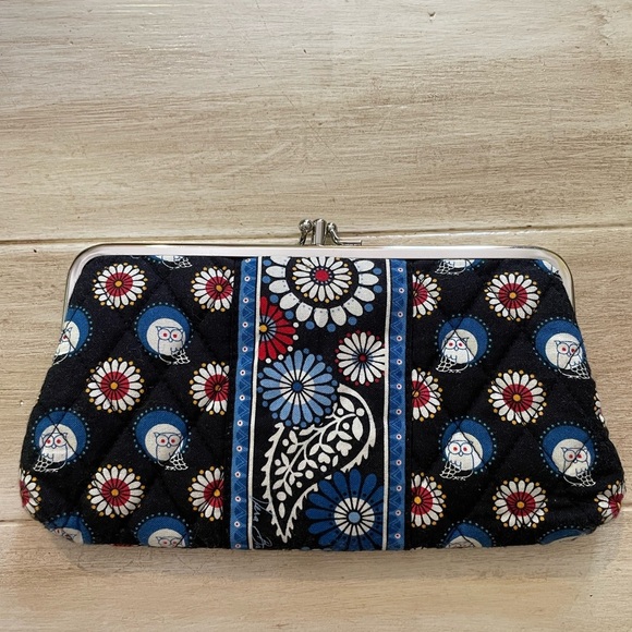 Vera Bradley 3 piece purse set. Blue Red White owl print. Retired pattern - Picture 8 of 14